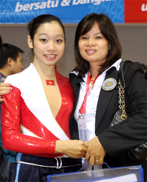 Hà Thanh (bên trái) đã sẵn sàng tranh tài ở giải vô địch TDDC châu Á.